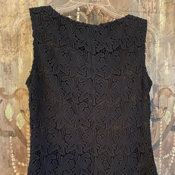 EUC Beautiful Talbots Crochet Lace Navy Top - Picture 2 of 7